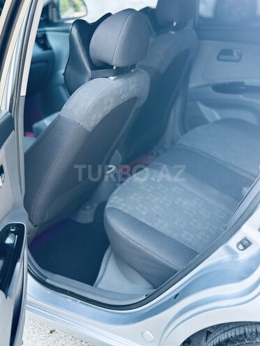 Kia Rio-17