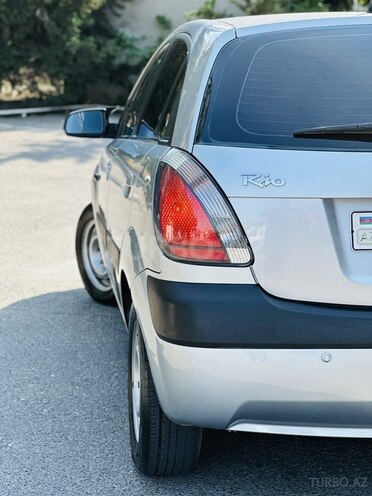 Kia Rio-10