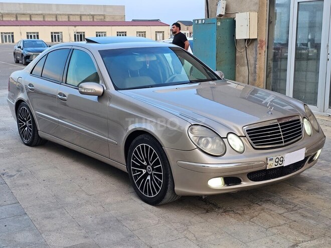 Mercedes E 320-1