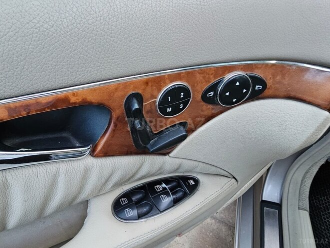Mercedes E 320-7