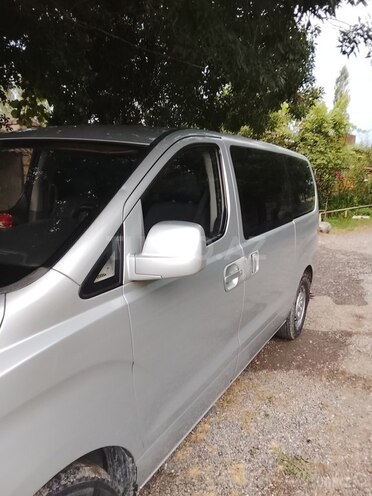 Hyundai H-1-9