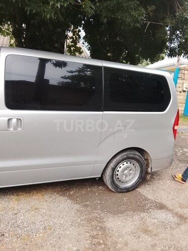 Hyundai H-1-10