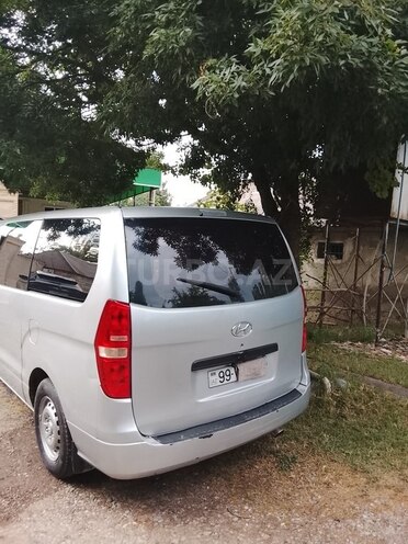 Hyundai H-1-6