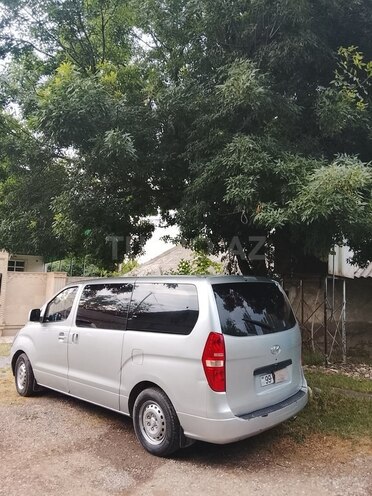 Hyundai H-1-7