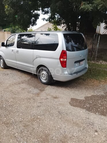 Hyundai H-1-8