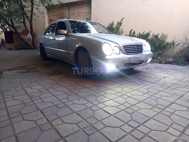 Mercedes E 280-3