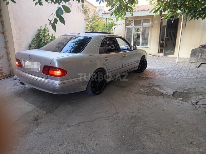 Mercedes E 280-5