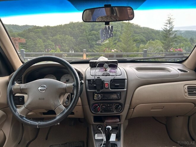 Nissan Sunny-8