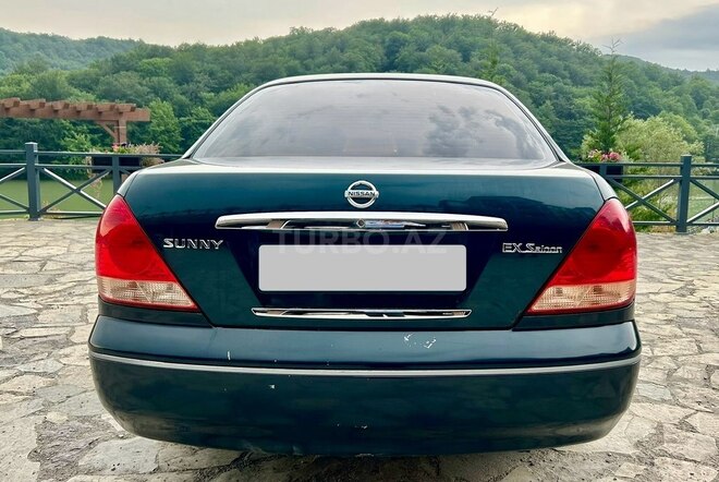 Nissan Sunny-5