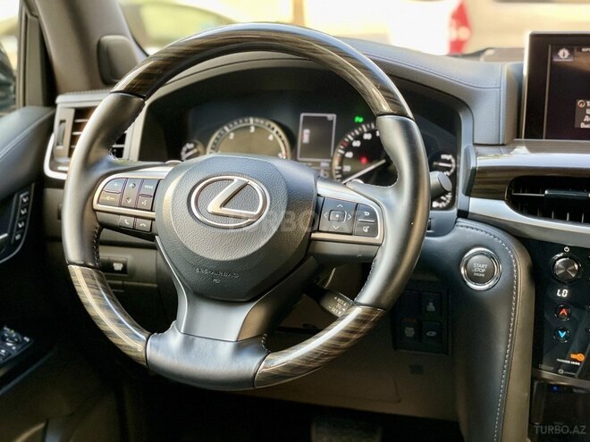 Lexus LX 450d-11