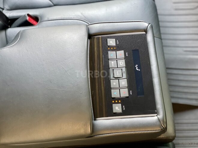 Lexus LX 450d-9
