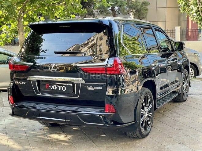 Lexus LX 450d-15