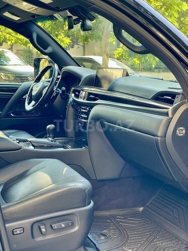 Lexus LX 450d-6
