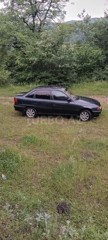 Opel Astra-2