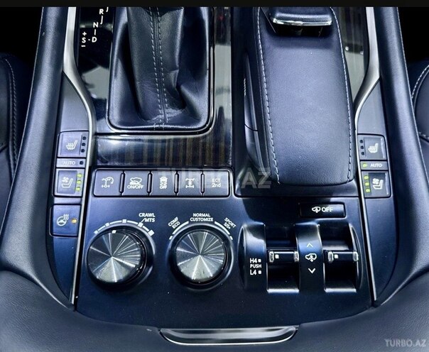 Lexus LX 450d-12