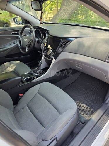 Hyundai Sonata-9