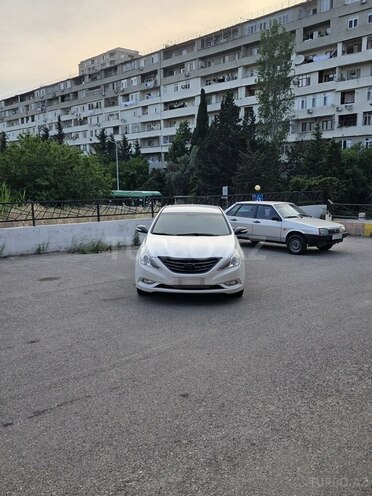 Hyundai Sonata-2