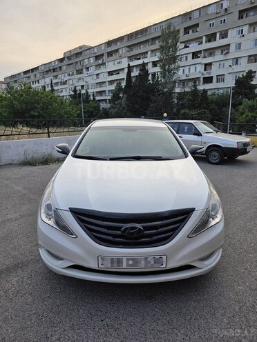 Hyundai Sonata-1