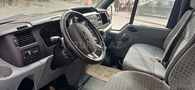 Ford Transit-7