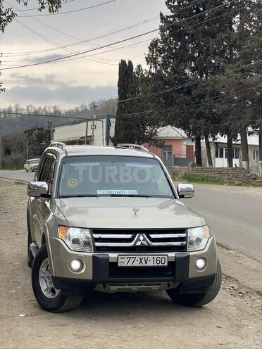 Mitsubishi Pajero-1