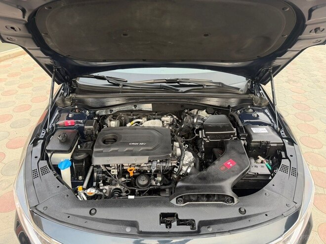 Kia K5-21