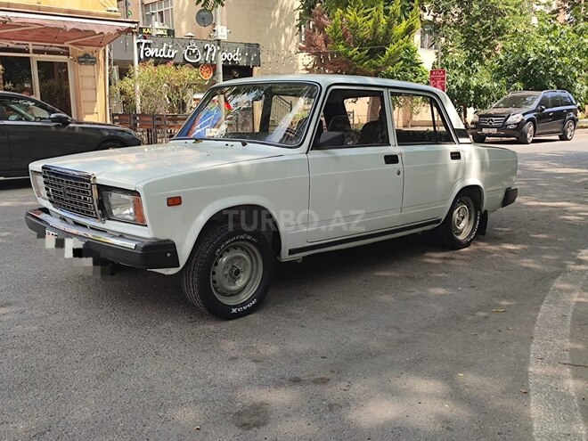 LADA (VAZ) 2107-1