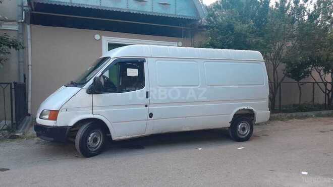 Ford Transit-5