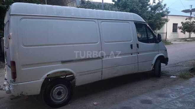 Ford Transit-6
