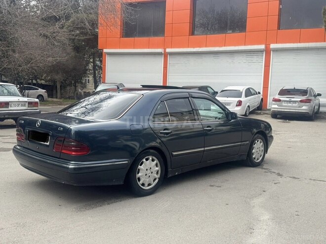 Mercedes E 220-3