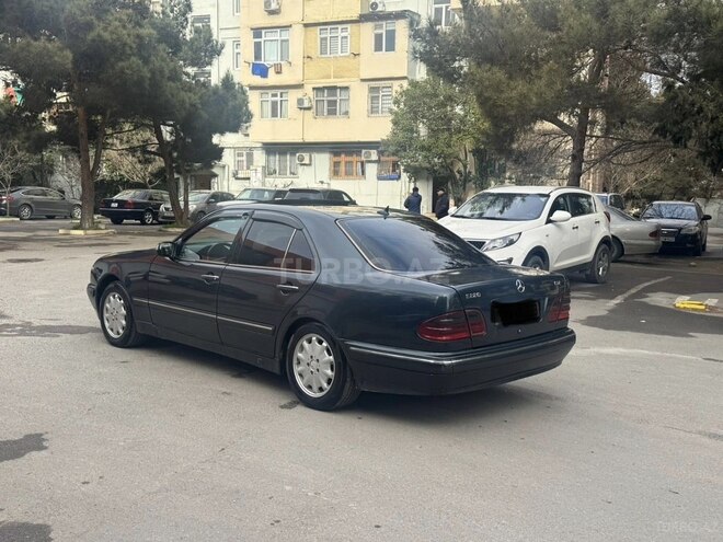 Mercedes E 220-8