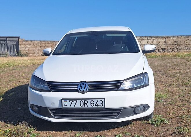 Volkswagen Jetta-1