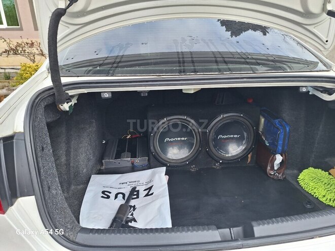 Volkswagen Jetta-12