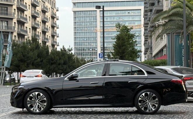 Mercedes E 220 d-10