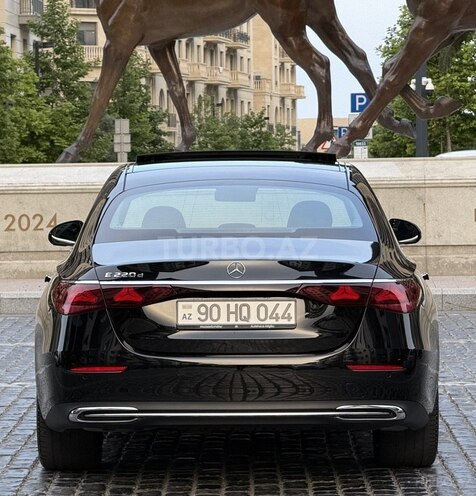 Mercedes E 220 d-2