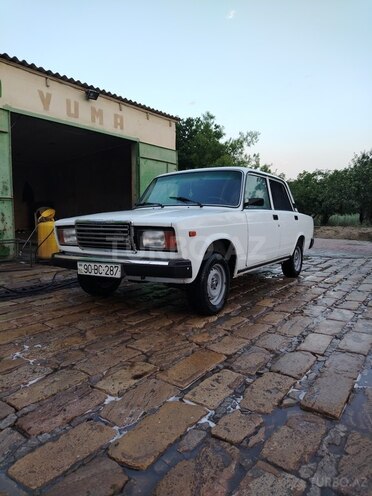 LADA (VAZ) 2107-1