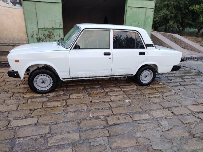 LADA (VAZ) 2107-4