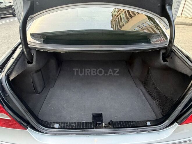 Mercedes E 320-19