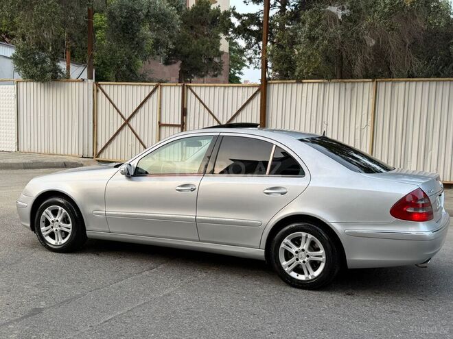 Mercedes E 320-11