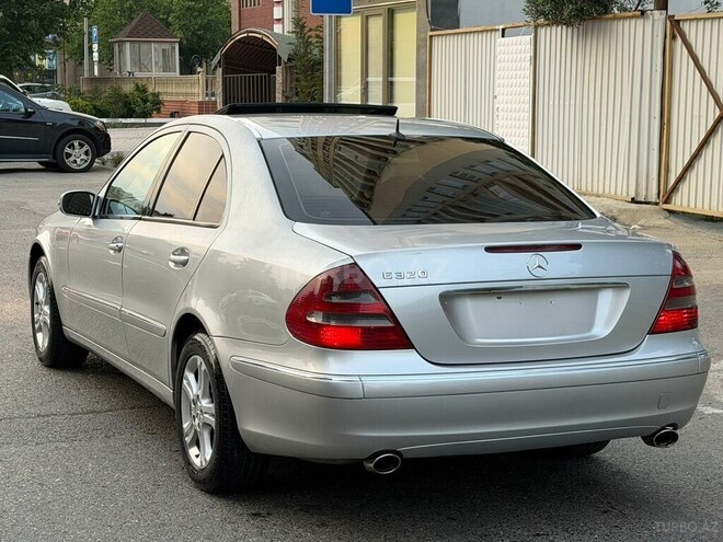 Mercedes E 320-9
