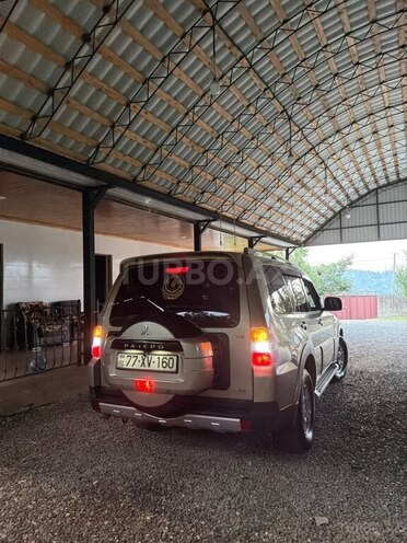 Mitsubishi Pajero-17