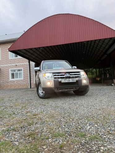Mitsubishi Pajero-20