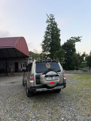 Mitsubishi Pajero-19