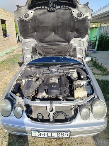Mercedes E 280-5