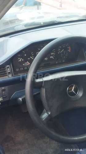 Mercedes 230 E-11