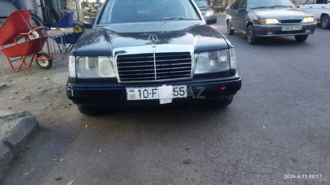 Mercedes 230 E-1