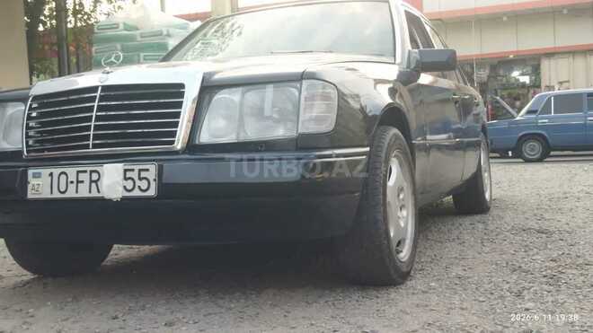 Mercedes 230 E-4