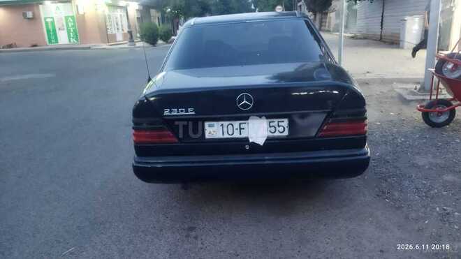 Mercedes 230 E-5