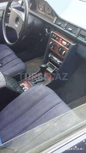 Mercedes 230 E-7