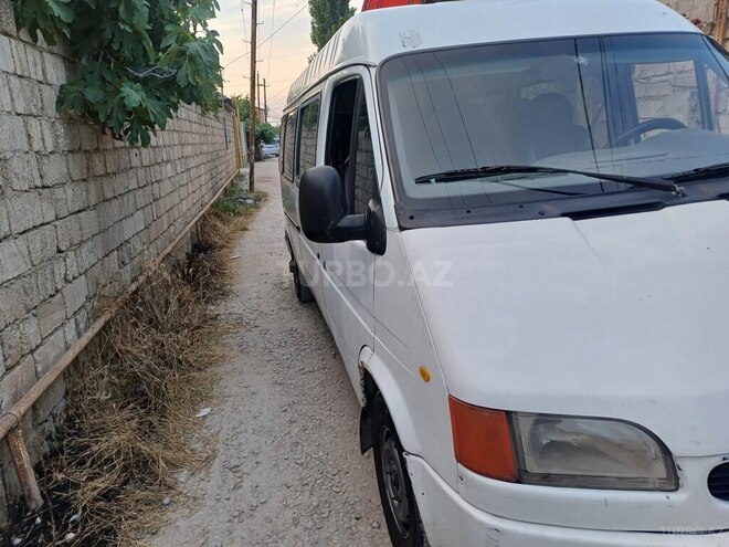 Ford Transit-3