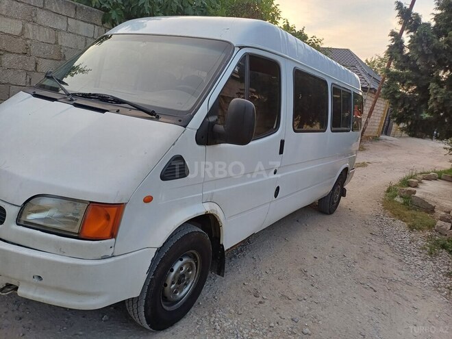 Ford Transit-2
